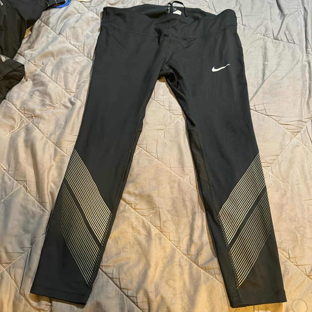 NIKE PLUS SIZE LEGGINGS